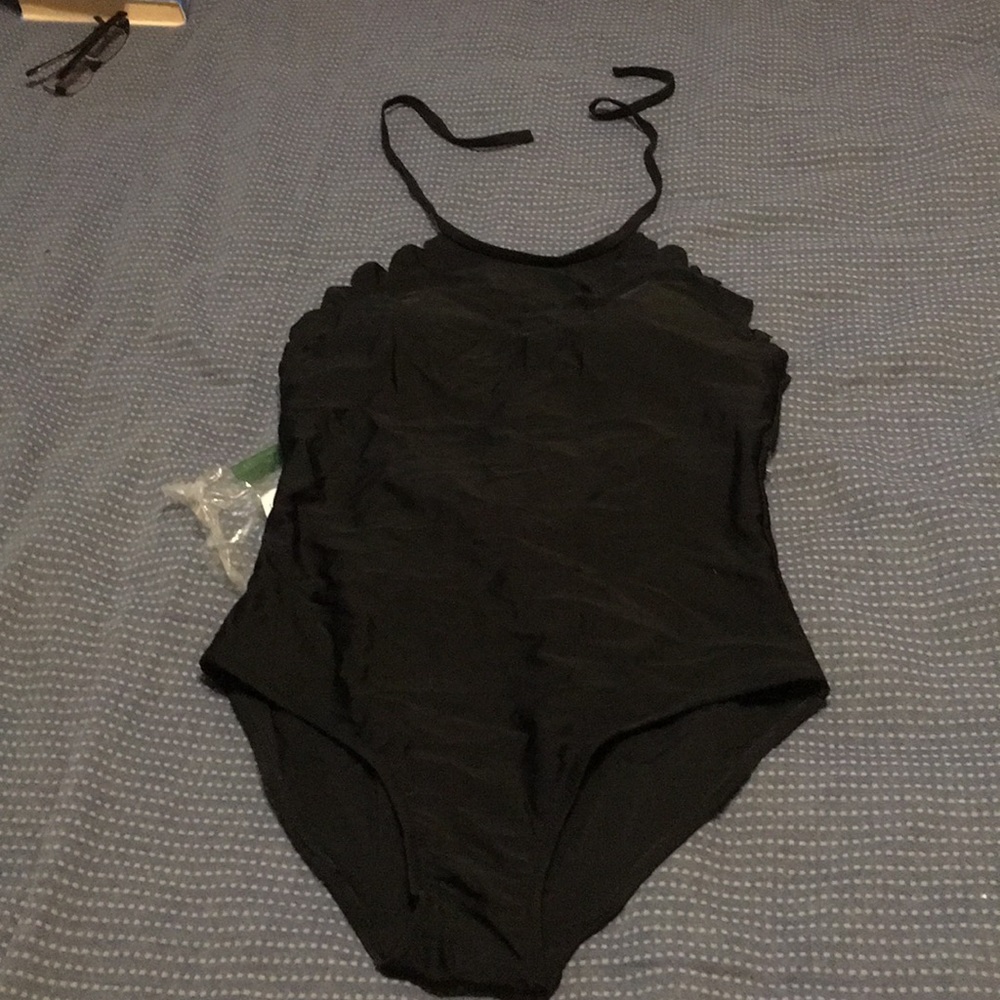 Scalloped halter one piece swimsuit